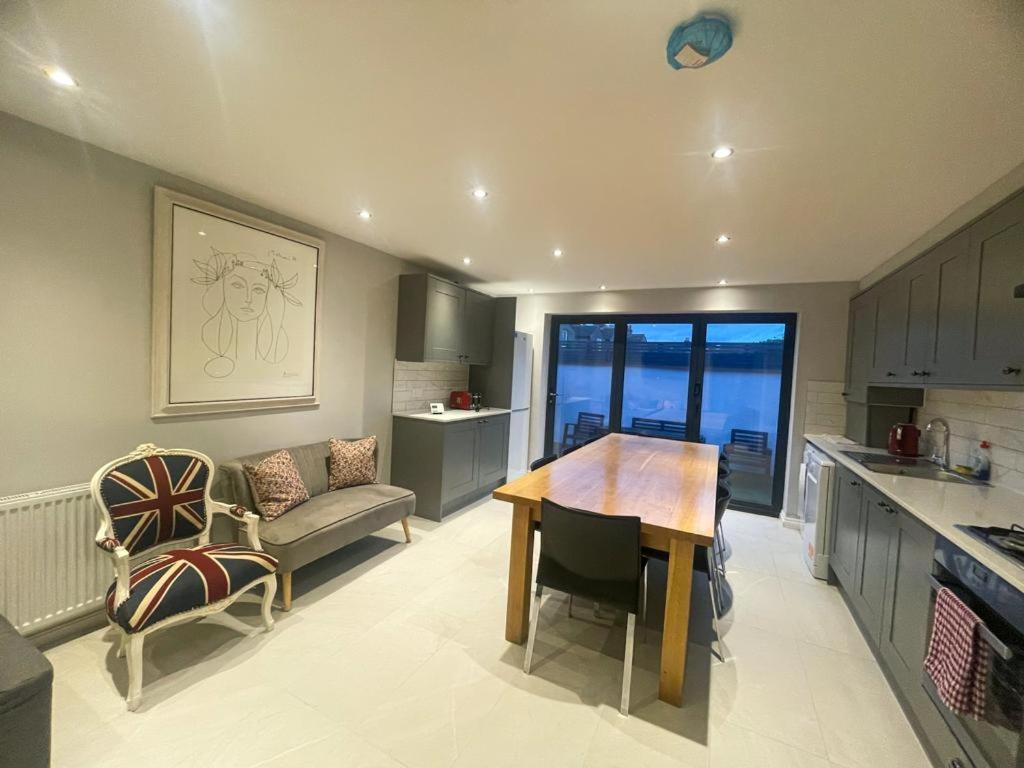 2A Seymour Road Villa Sutton  Exterior foto